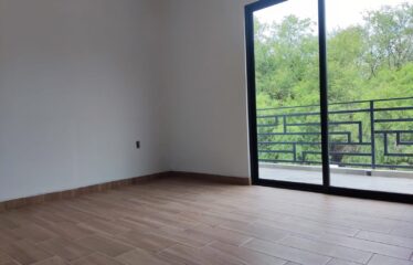 CASA NUEVA 2 PLANTAS A 5 MIN. DEL CENTRO DE TEQUISQUIAPAN