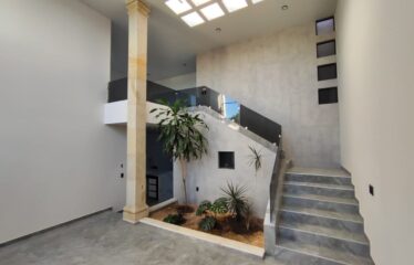 RESIDENCIA NUEVA CON ROOF GARDEN CERCA DE PLAZA COMERCIAL Y COLEGIOS