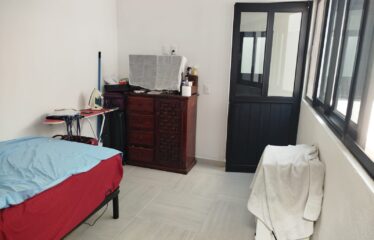 CASA Y DEPARTAMENTO CON COCHERA, EXCELENTE UBICACIÓN