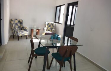 CASA Y DEPARTAMENTO CON COCHERA, EXCELENTE UBICACIÓN