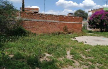 TERRENO 1,709 m2 SEMIBARDADO CON TOMA DE AGUA